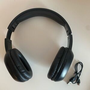 Black Wireless Headphones